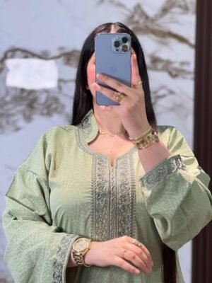 A3 كندورة مغربية مطرزة بثوب روزا